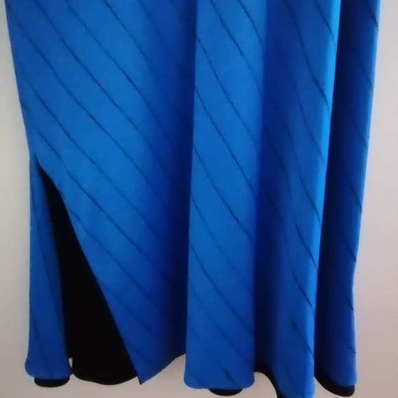 DKNY Reversible Slip Dresd - Picture 2 of 6